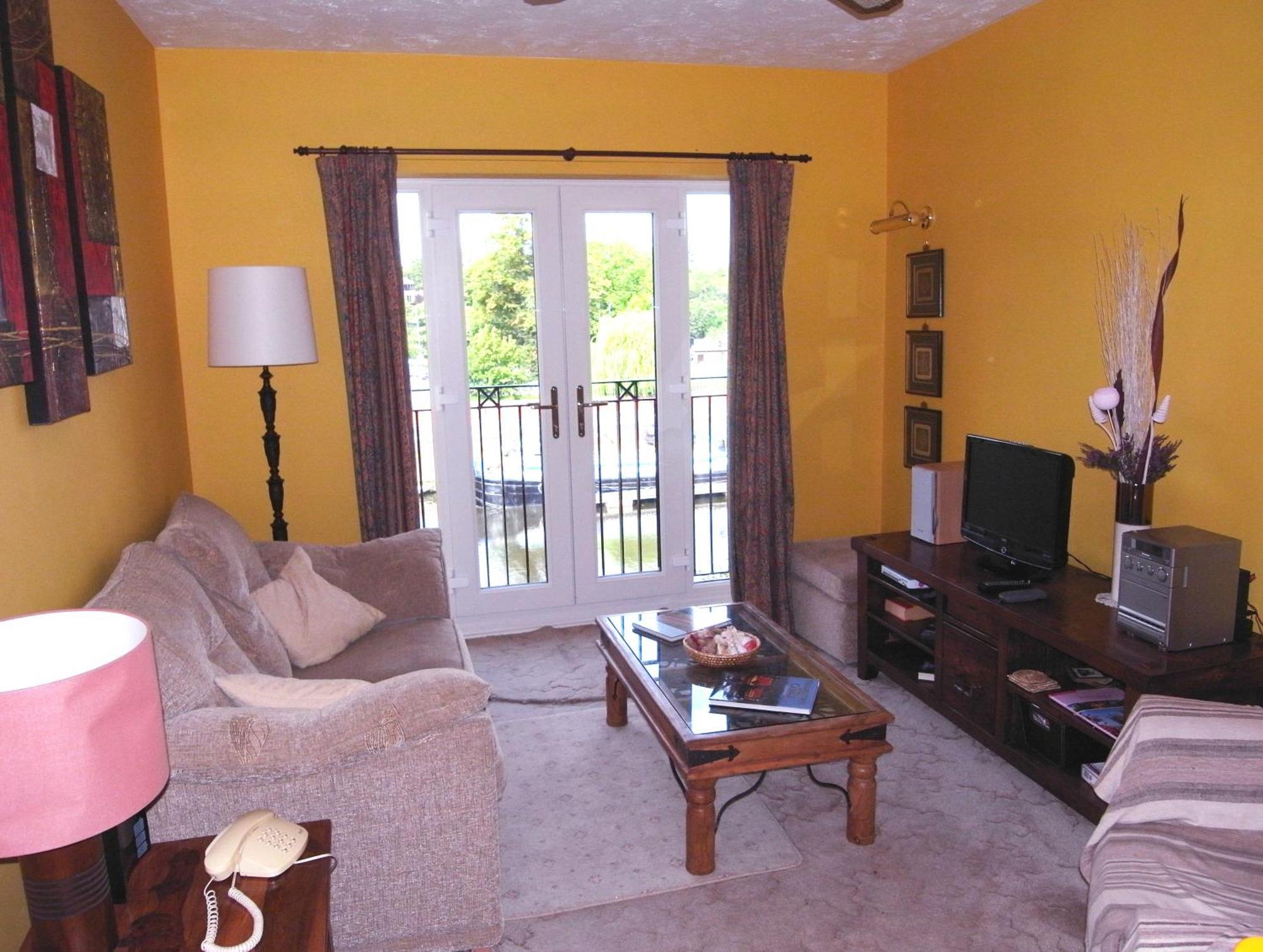 Castle Mills View Apartment *